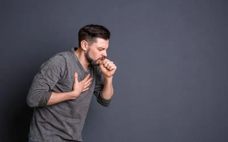 سرفه عصبی چیست و چگونه درمان می‌شود؟